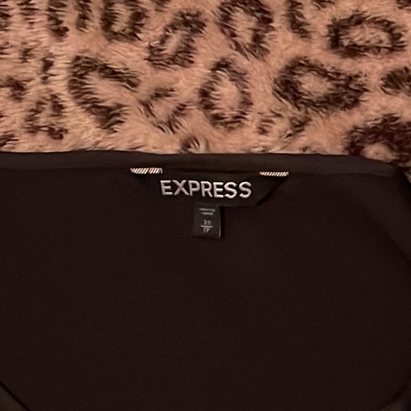 Express Top - Picture 3 of 4